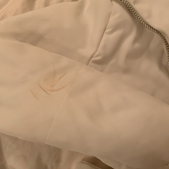 White cropped design puffer jacket - Picture 5 of 7